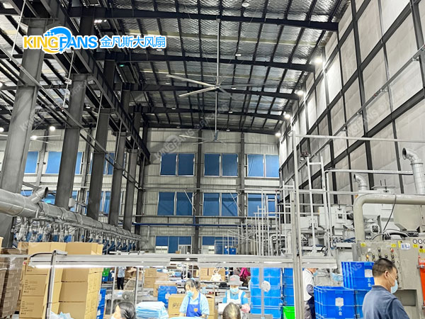 工業(yè)大型風扇 “夏送清涼”防暑降溫 工業(yè)大型風扇 “夏送清涼”防暑降溫